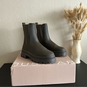 JustFab army green bootie - Size 7